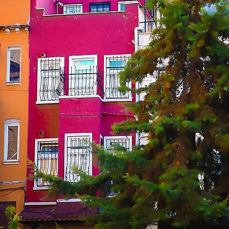Kentish Studio * Istanbul