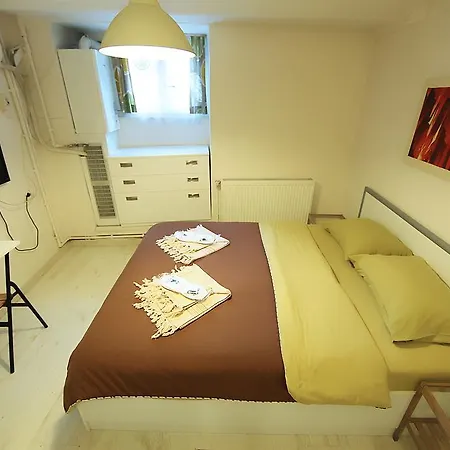 Kentish Studio * Istanbul